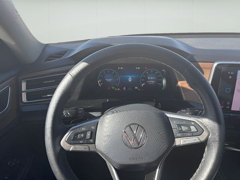 Used 2025 Volkswagen Atlas SE image 25