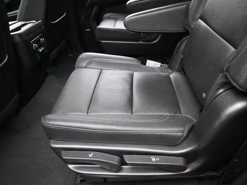 Used 2022 Chevrolet Tahoe Z71 w/ Luxury Package AWD/4WD image 43