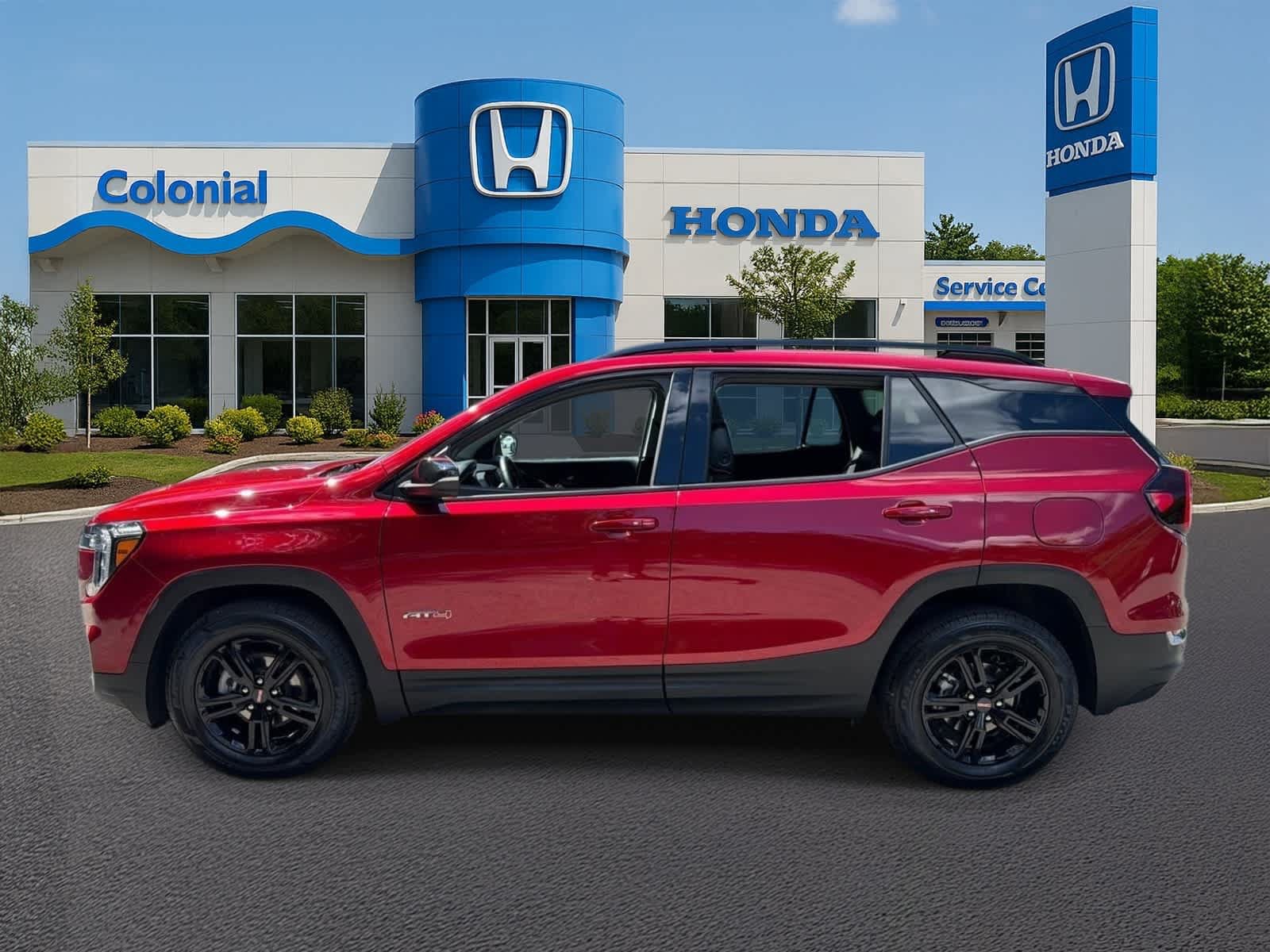 Used 2024 GMC Terrain AT4 AWD/4WD image 3