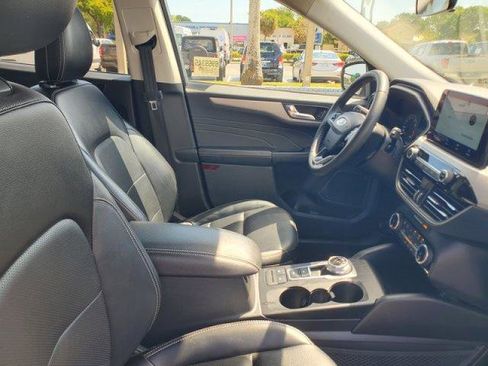 Certified 2022 Ford Escape SEL FWD image 35