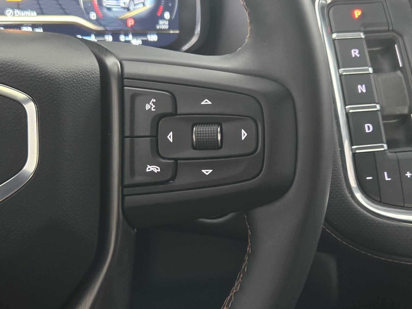 Used 2024 GMC Yukon AT4 w/ AT4 Premium Package AWD/4WD image 31