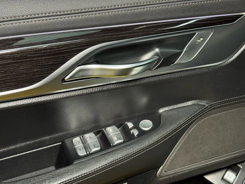 Used 2016 BMW 740i image 30