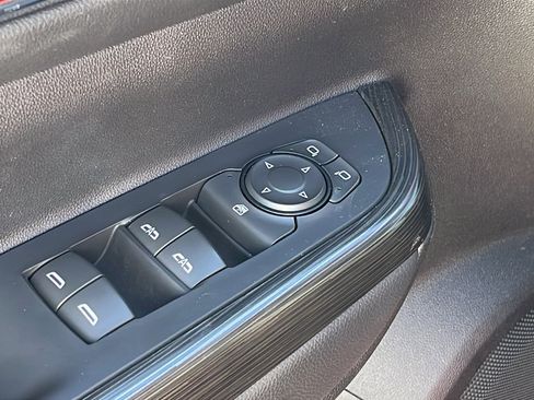 Certified 2023 GMC Acadia SLT image 12