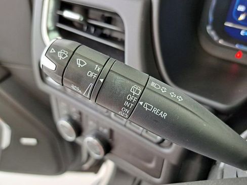 Used 2024 Chevrolet Suburban Premier image 12