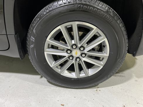 Used 2023 Chevrolet Traverse LT FWD image 13