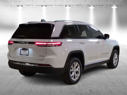 Used 2022 Jeep Grand Cherokee Limited image 8