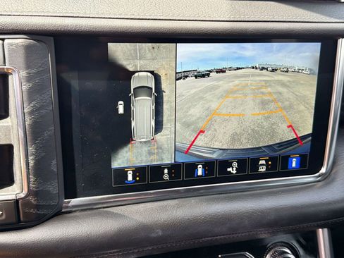 Used 2022 GMC Yukon XL Denali image 29