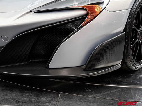 Used 2016 McLaren 675LT Spider image 15