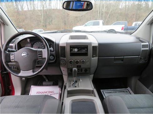 Used 2004 Nissan Titan SE image 25