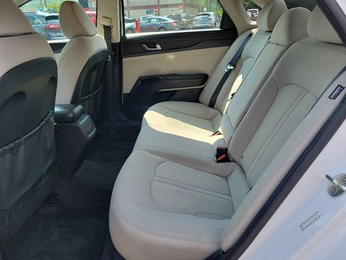 Used 2021 Kia K5 LXS image 10