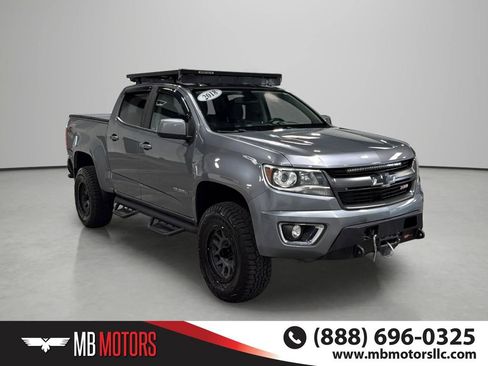 Used 2018 Chevrolet Colorado Z71 AWD/4WD image 2