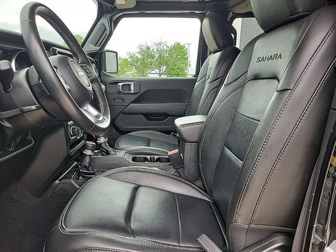 Used 2022 Jeep Wrangler Unlimited Sahara w/ Cold Weather Group AWD/4WD image 13