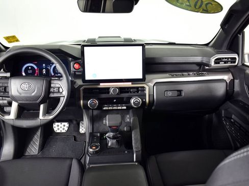 Used 2025 Toyota Tacoma TRD Sport image 34