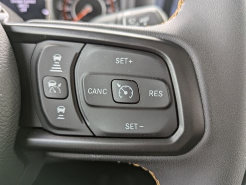 Used 2024 Jeep Gladiator Sport image 28