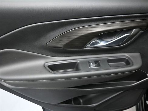 Used 2023 GMC Terrain SLE w/ Driver Convenience Package image 19