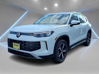 New 2025 Volkswagen Tiguan SE