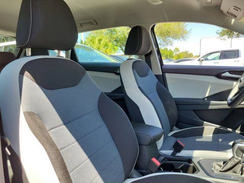 Used 2025 Volkswagen Taos S image 6