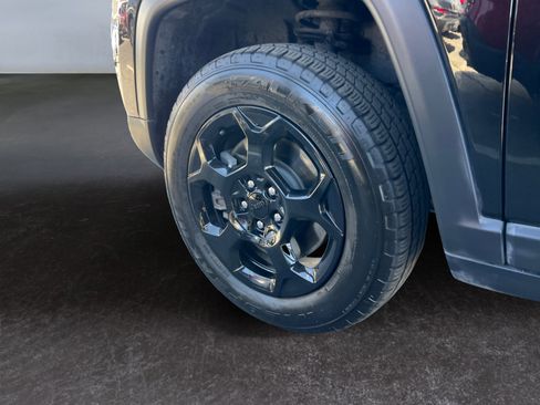 Used 2023 Jeep Compass Trailhawk image 12