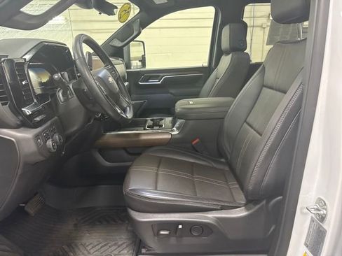 Used 2025 Chevrolet Silverado 3500 High Country w/ High Country Premium Package image 9
