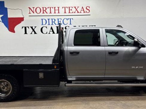 Used 2022 RAM 3500 Tradesman w/ Chrome Appearance Group AWD/4WD image 4