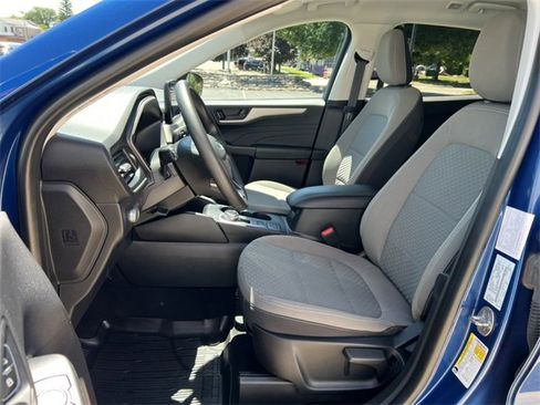 Used 2022 Ford Escape SE image 4