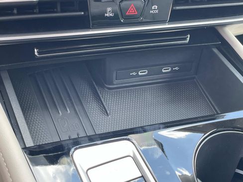Used 2025 Volkswagen Atlas SE FWD image 29