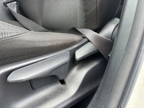 Used 2019 Toyota C-HR XLE image 19