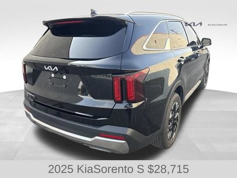 Used 2025 Kia Sorento S FWD image 8