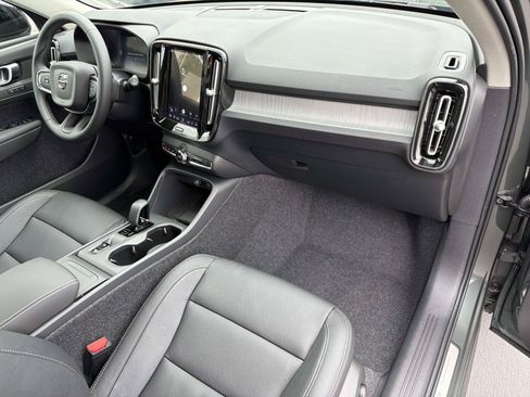 New 2026 Volvo XC40 B5 Core w/ Climate Package AWD/4WD image 21