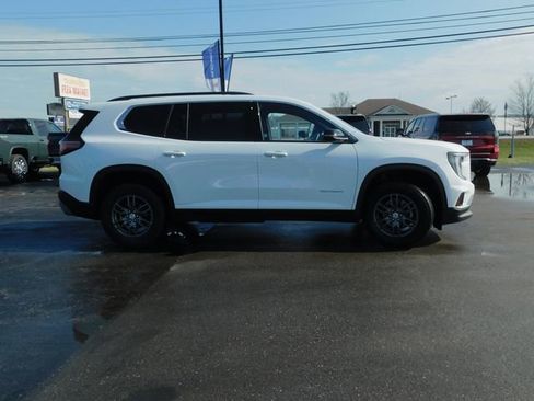 Used 2025 GMC Acadia Elevation image 6