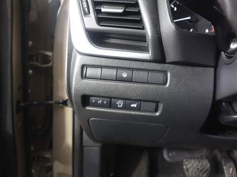 Used 2024 Nissan Rogue SV w/ SV Premium Package image 15