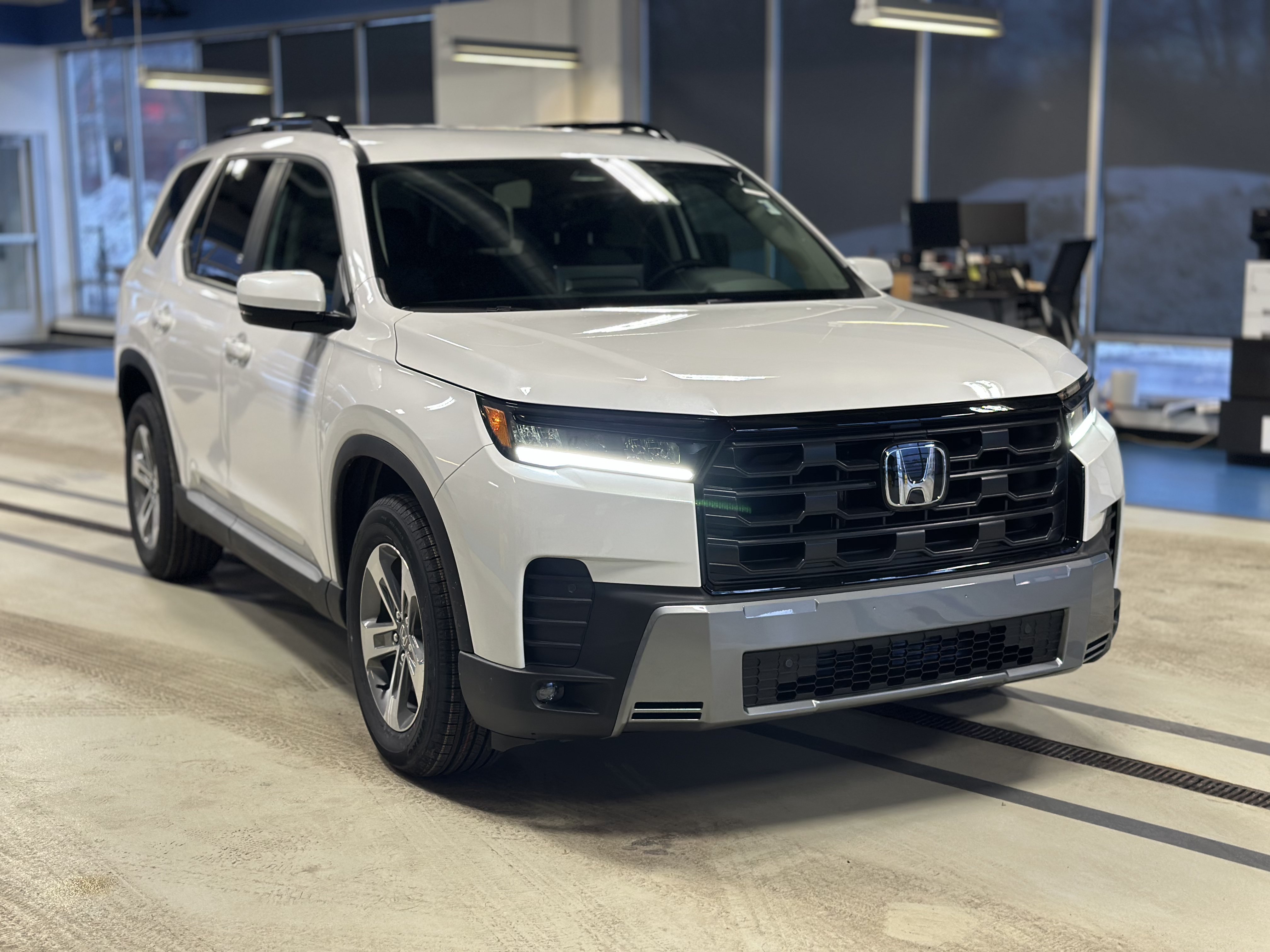 New 2026 Honda Pilot EX-L image 3