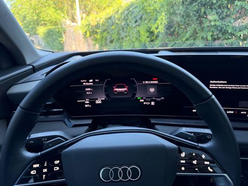 Used 2025 Audi Q6 e-tron Premium Plus w/ Premium Plus AWD/4WD image 14