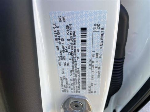 Used 2025 Lincoln Corsair AWD image 10