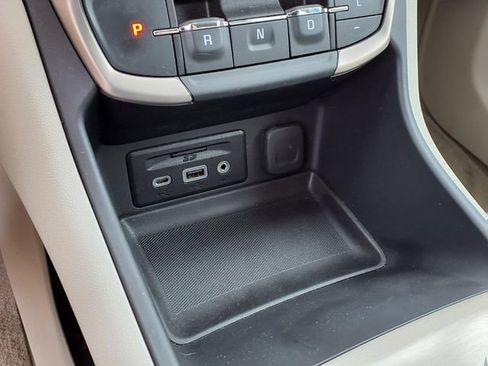 Used 2024 GMC Terrain Denali AWD/4WD image 9