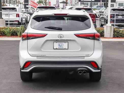 Used 2022 Toyota Highlander XSE FWD image 6