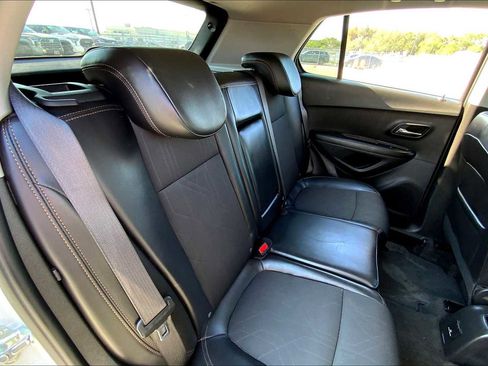 Certified 2022 Chevrolet Trax LT w/ Sport Edition image 35