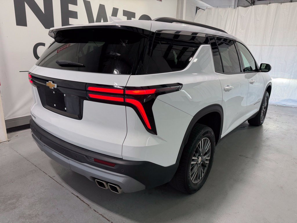 Used 2025 Chevrolet Traverse LT FWD image 22