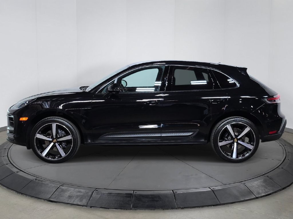 Certified 2026 Porsche Macan AWD/4WD image 2