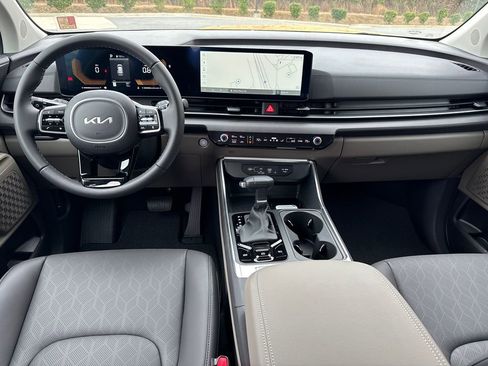 New 2026 Kia Carnival EX image 21