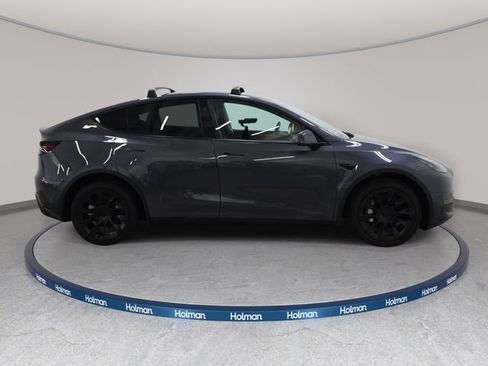 Used 2023 Tesla Model Y Long Range AWD/4WD image 5
