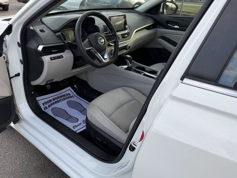 Used 2020 Nissan Altima 2.5 S FWD image 8