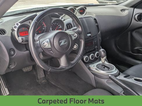 Used 2015 Nissan 370Z Coupe RWD image 28