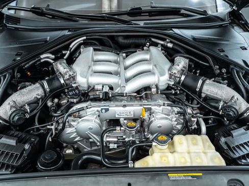 Used 2016 Nissan GT-R Premium image 32