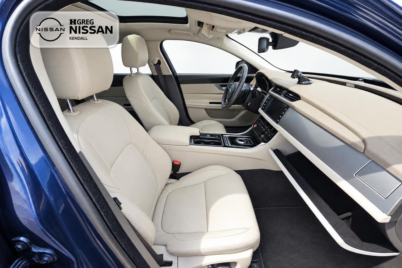 Used 2018 Jaguar XF Premium AWD/4WD image 8
