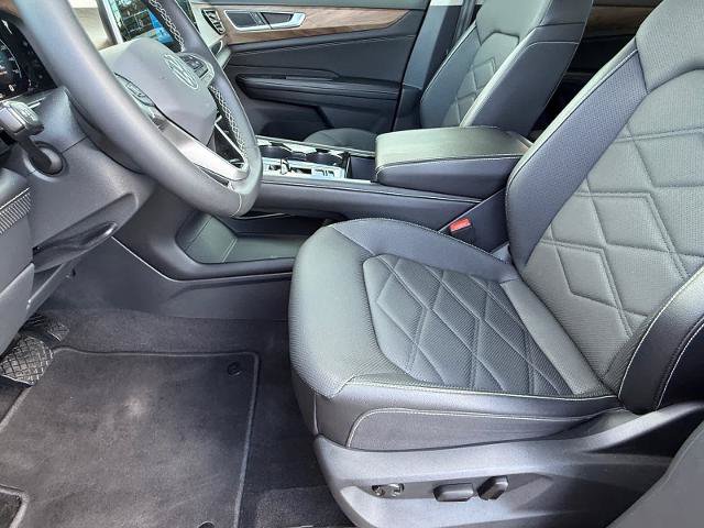 Used 2024 Volkswagen Atlas SE FWD image 13