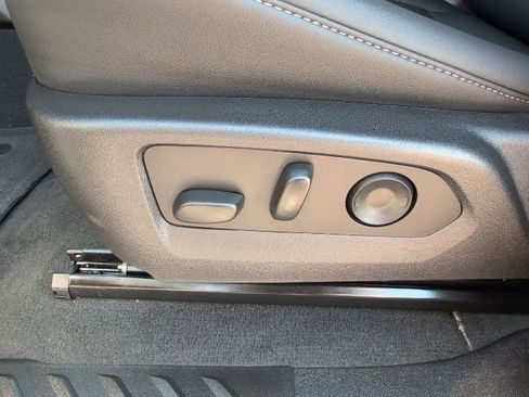 New 2025 Chevrolet Colorado LT w/ LT Convenience Package image 13