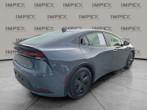 Used 2025 Toyota Prius LE image 5