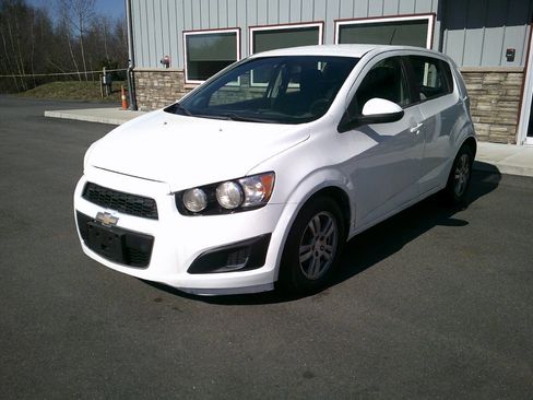 Used 2016 Chevrolet Sonic LT FWD image 3