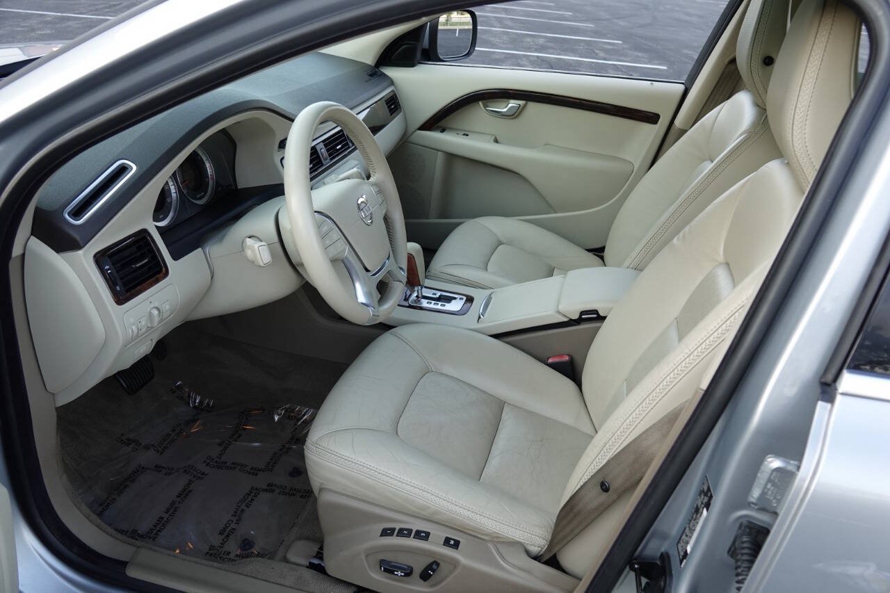 Used 2010 Volvo XC70 T6 AWD/4WD image 5